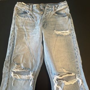 light wash american eagle jeans